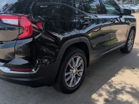 Used 2024 GMC Terrain SLT FWD image 4