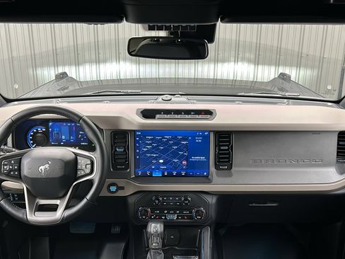 Used 2024 Ford Bronco Wildtrak image 32