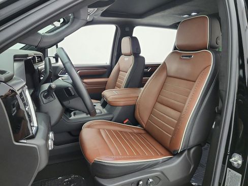 Used 2024 GMC Sierra 3500 Denali Ultimate image 10