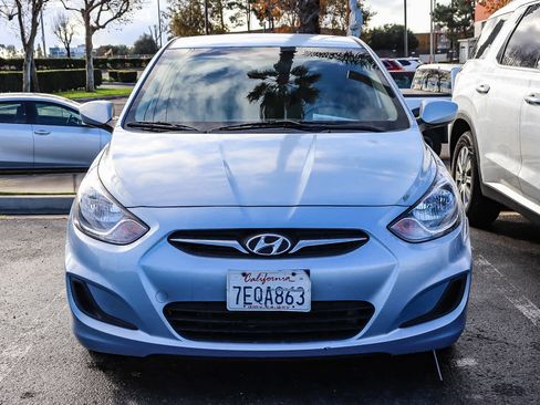 Used 2013 Hyundai Accent GLS image 2
