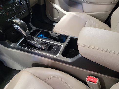Used 2018 Ford Escape Titanium FWD image 26