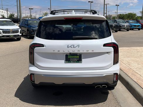 Used 2025 Kia Telluride SX w/ SX Captain's Chair Package image 7