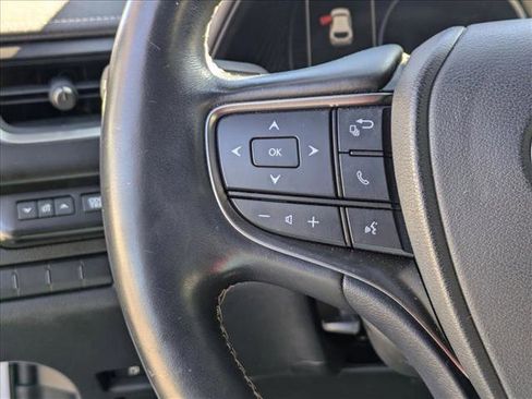 Used 2019 Lexus UX 200 image 13