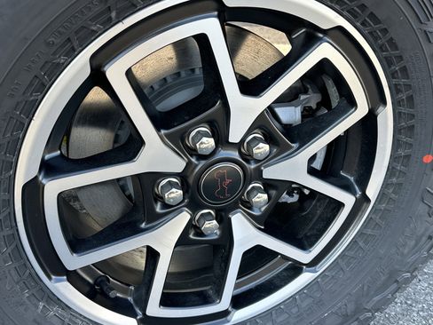 New 2026 Jeep Gladiator Rubicon AWD/4WD image 38