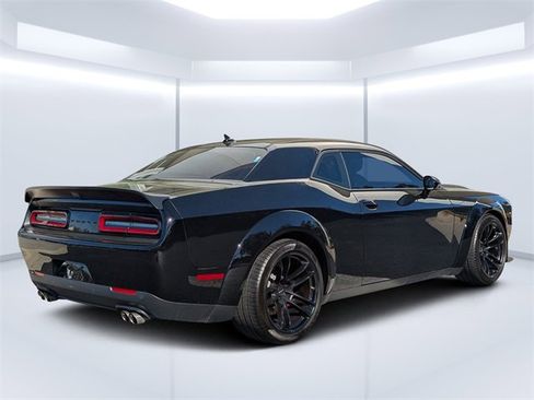 Used 2021 Dodge Challenger SRT Hellcat image 3