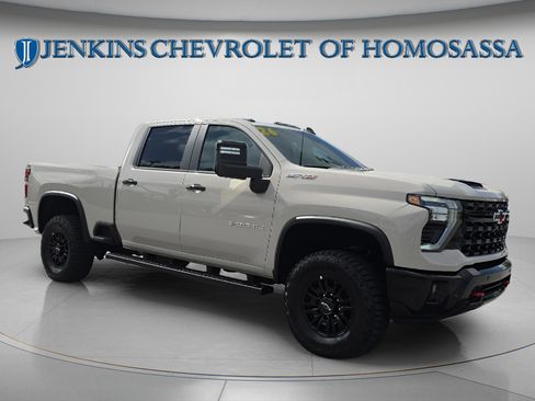 New 2026 Chevrolet Silverado 2500 ZR2 AWD/4WD image 2