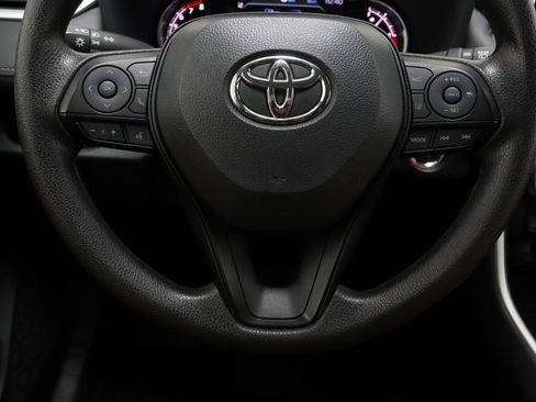 Used 2025 Toyota RAV4 XLE FWD image 24