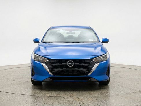 Used 2025 Nissan Sentra SV image 2