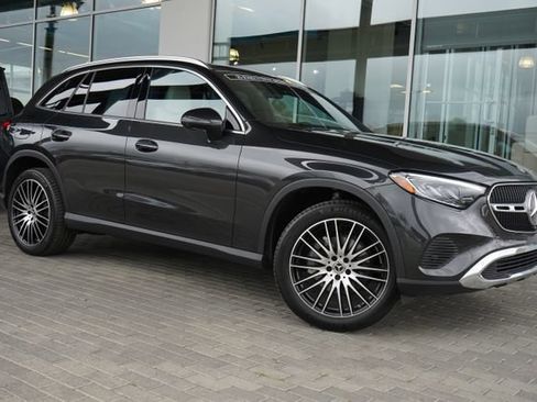 Used 2026 Mercedes-Benz GLC 300 image 1