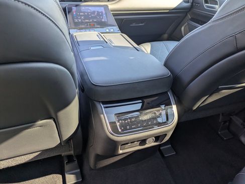 Used 2025 INFINITI QX80 Sensory AWD/4WD image 31