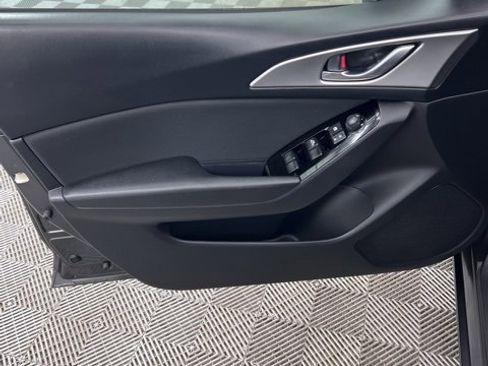 Used 2018 MAZDA MAZDA3 Sport image 8