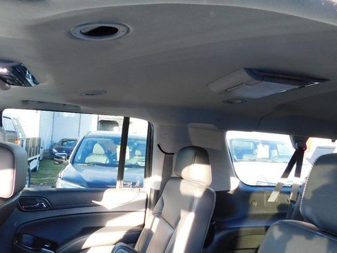 Used 2018 Chevrolet Suburban Premier image 23