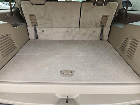 Used 2015 Chevrolet Suburban LS RWD image 9