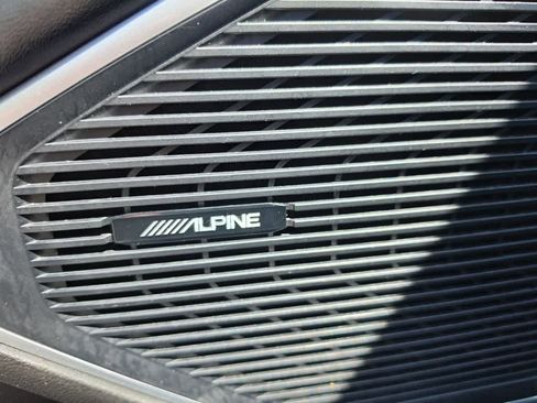 Used 2024 Jeep Wagoneer Series II w/ Flexible Seating Group image 17