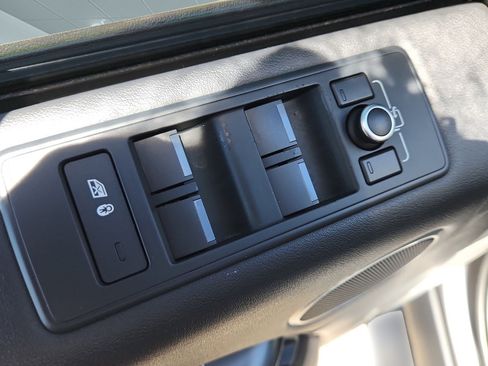Used 2016 Land Rover Range Rover Sport SE AWD/4WD image 17