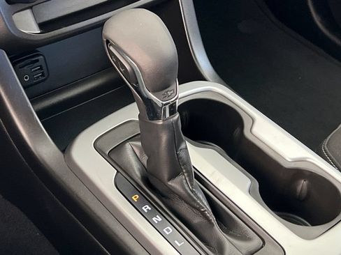 Used 2022 Chevrolet Colorado LT RWD image 22