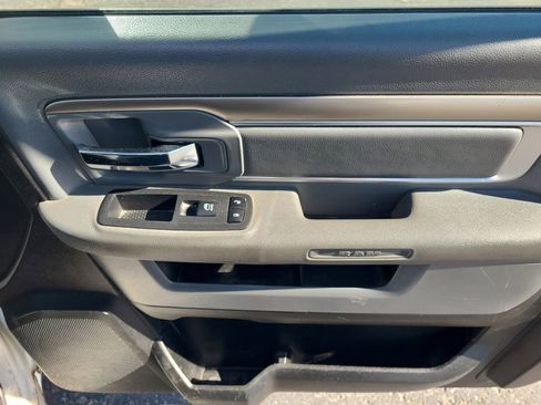 Used 2018 RAM 2500 Tradesman w/ Chrome Appearance Group image 31