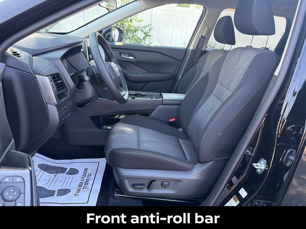 Certified 2026 Nissan Rogue SV FWD image 24