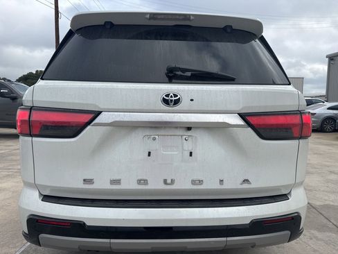 Used 2023 Toyota Sequoia Capstone image 11