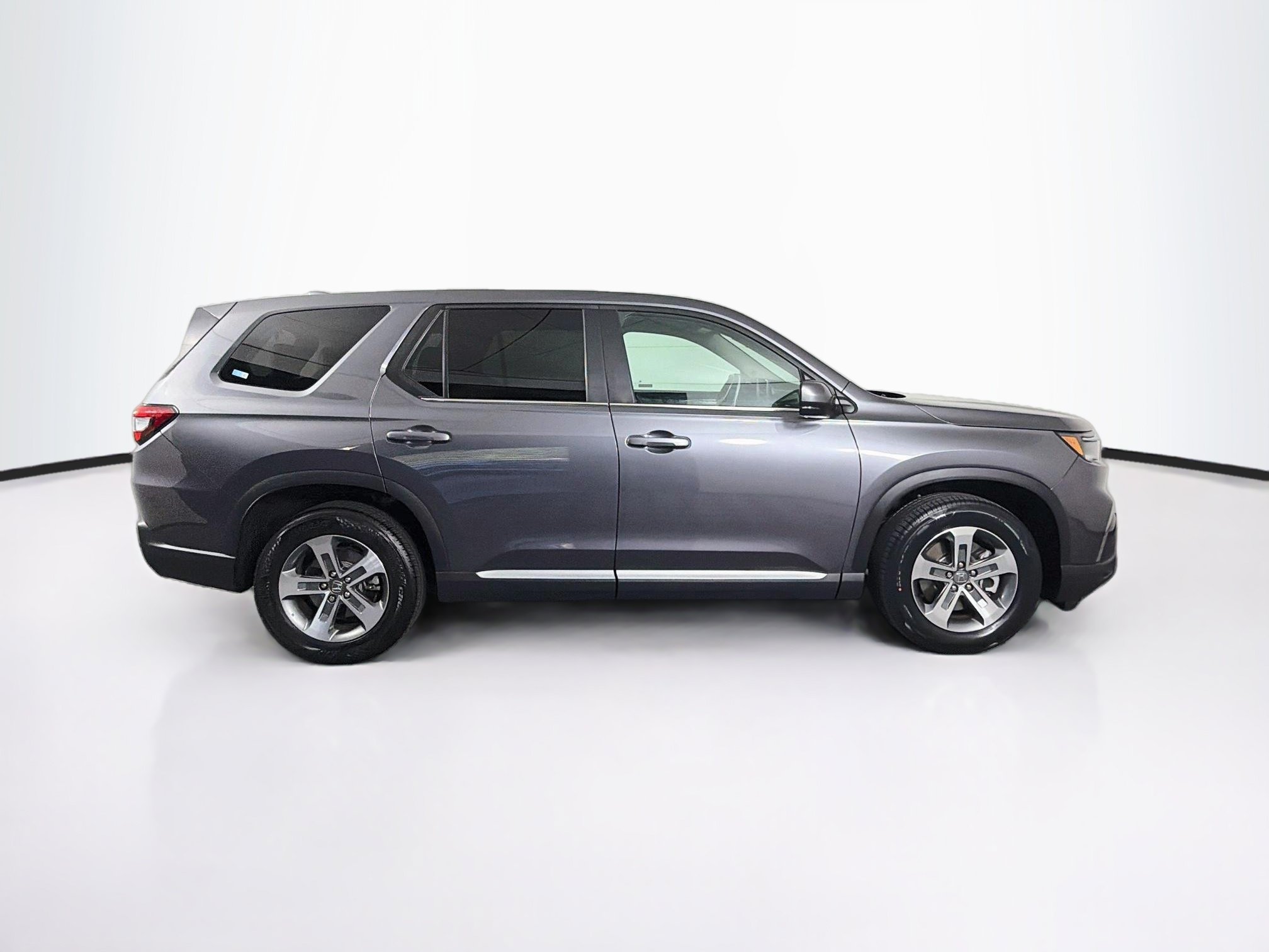 Used 2025 Honda Pilot EX-L image 10