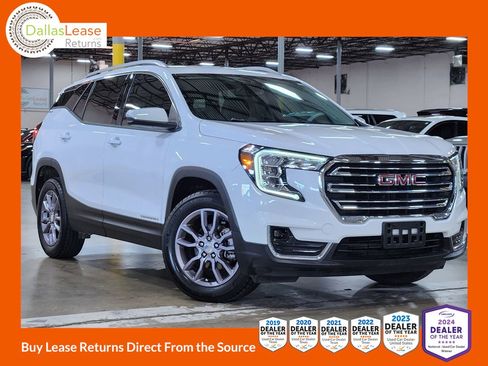 Used 2022 GMC Terrain SLT image 1