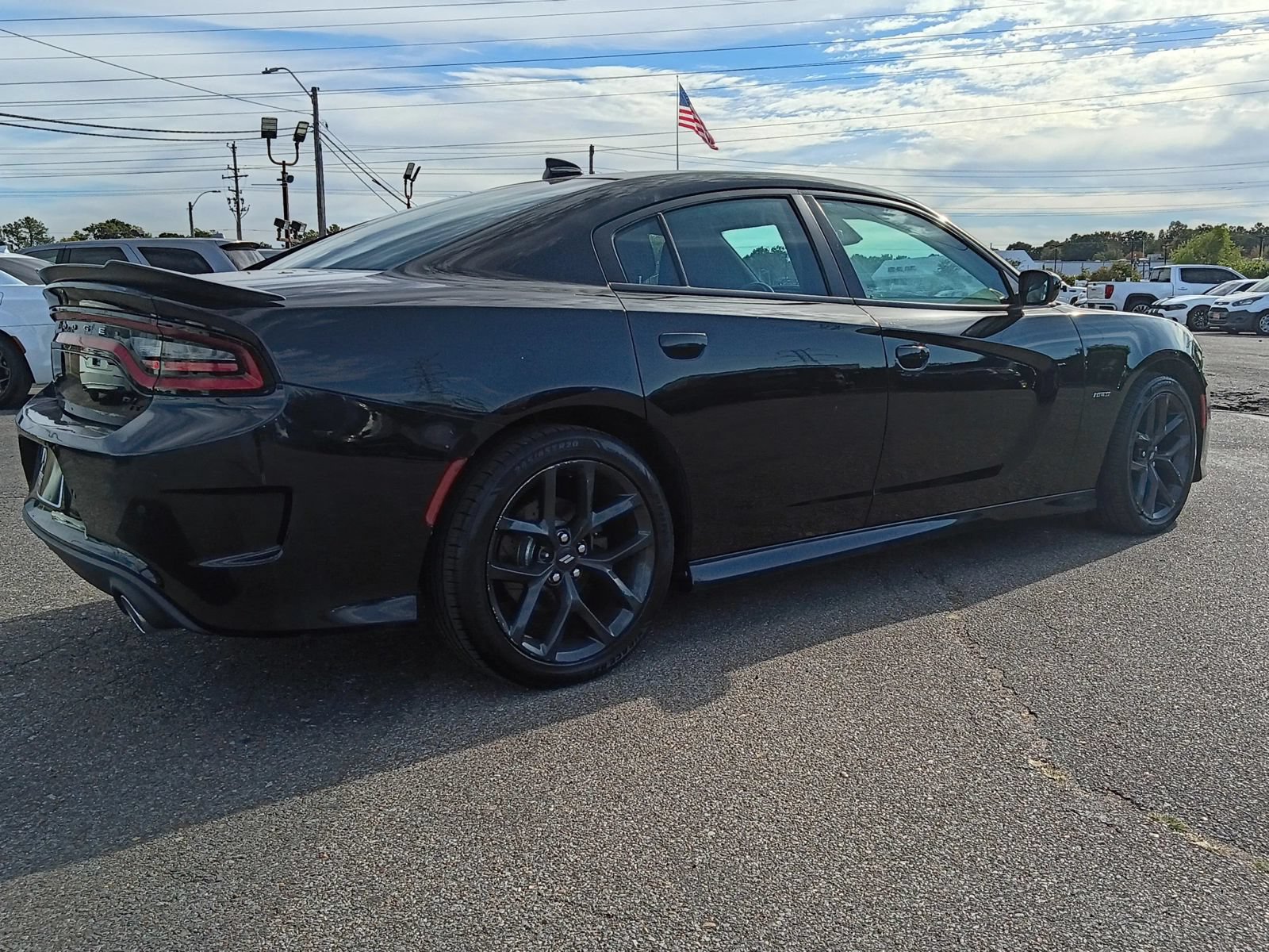 Used 2019 Dodge Charger R/T w/ Blacktop Package RWD image 3
