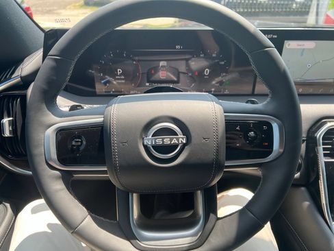 Used 2025 Nissan Armada Platinum Reserve RWD image 5