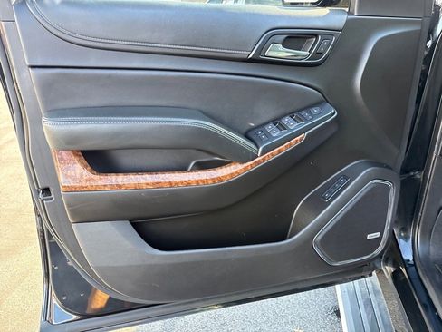 Used 2020 Chevrolet Suburban Premier image 21