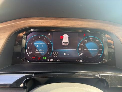 Used 2024 Volkswagen Atlas SE image 19