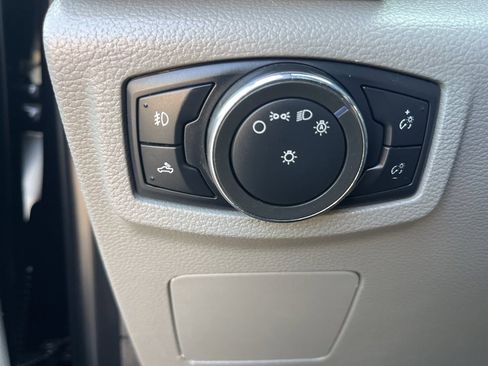 Used 2015 Ford F150 XLT image 18