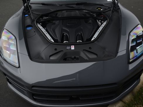 Certified 2026 Porsche Panamera 4 image 44