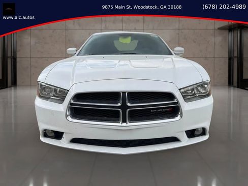 Used 2014 Dodge Charger SXT image 1