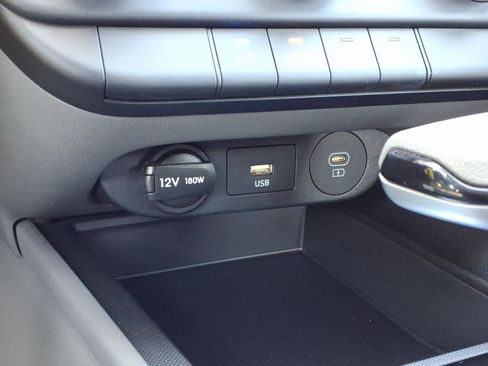 Certified 2024 Hyundai Elantra SE image 19