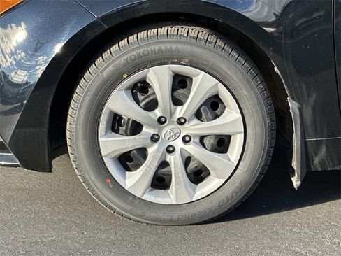 Used 2024 Toyota Corolla LE image 9