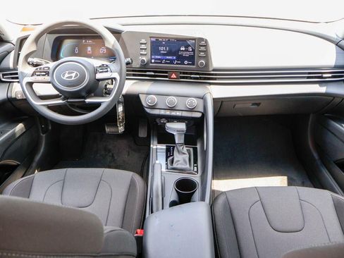 New 2026 Hyundai Elantra SE FWD image 6