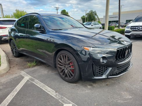 Used 2022 Maserati Levante Modena AWD/4WD image 2