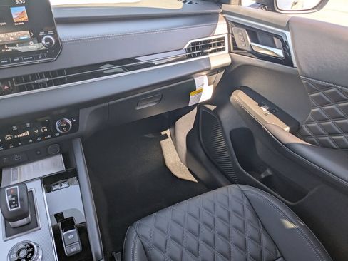 New 2026 Nissan Rogue Platinum AWD/4WD image 24