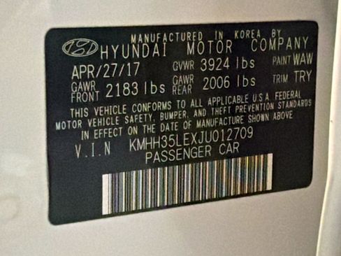 Used 2018 Hyundai Elantra GT image 12