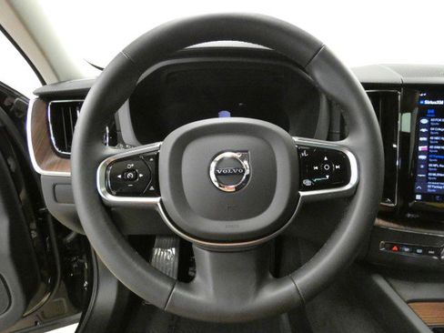 Used 2023 Volvo XC60 B5 Ultimate w/ Climate Package image 46