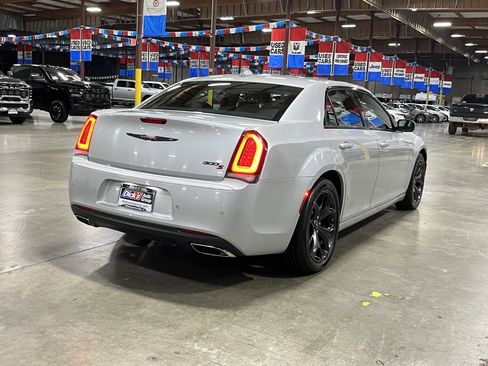 Used 2021 Chrysler 300 S image 5