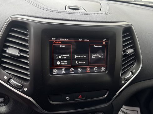 Used 2020 Jeep Cherokee Latitude Plus w/ Cold Weather Group image 31