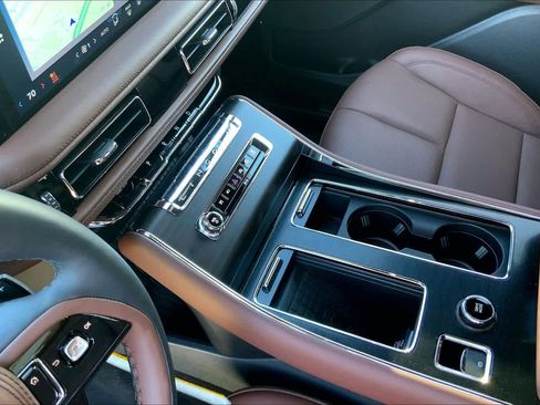 New 2026 Lincoln Aviator Reserve w/ Jet Appearance Package image 7