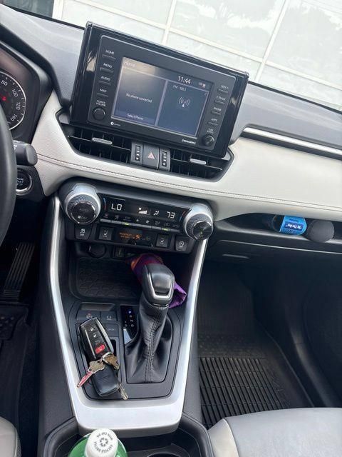 Used 2021 Toyota RAV4 XLE Premium FWD image 16