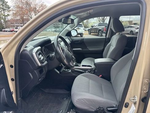 Used 2018 Toyota Tacoma SR5 image 22