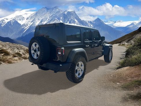 Used 2018 Jeep Wrangler Unlimited Sport S image 5