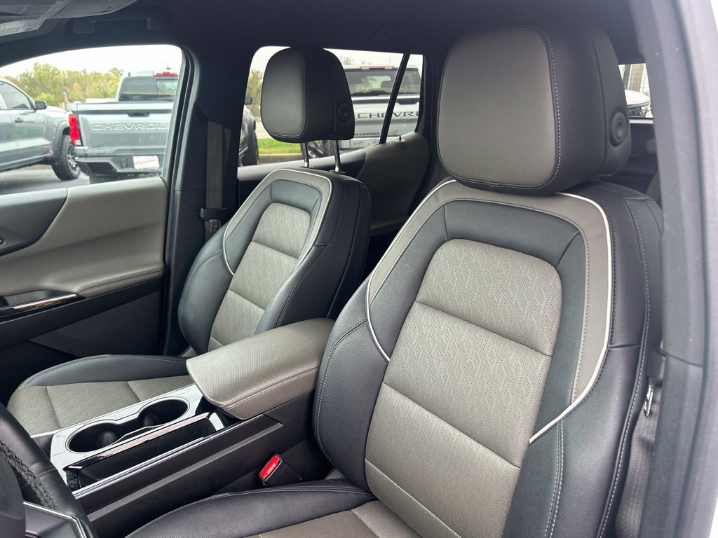 Used 2025 Chevrolet Equinox LT w/ Convenience Package II FWD image 14