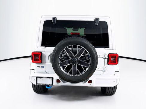 Used 2022 Jeep Wrangler Unlimited Sahara image 30