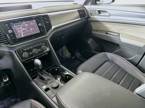 Used 2023 Volkswagen Atlas SEL Premium image 24