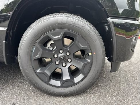New 2026 RAM 1500 Express AWD/4WD image 12