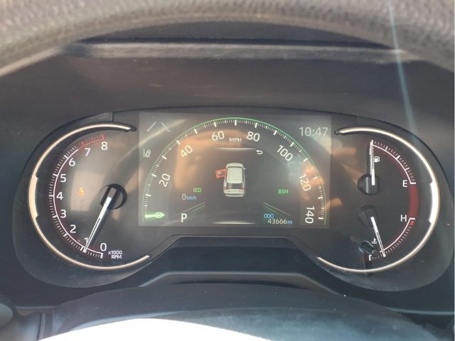 Used 2024 Toyota RAV4 LE AWD/4WD image 12